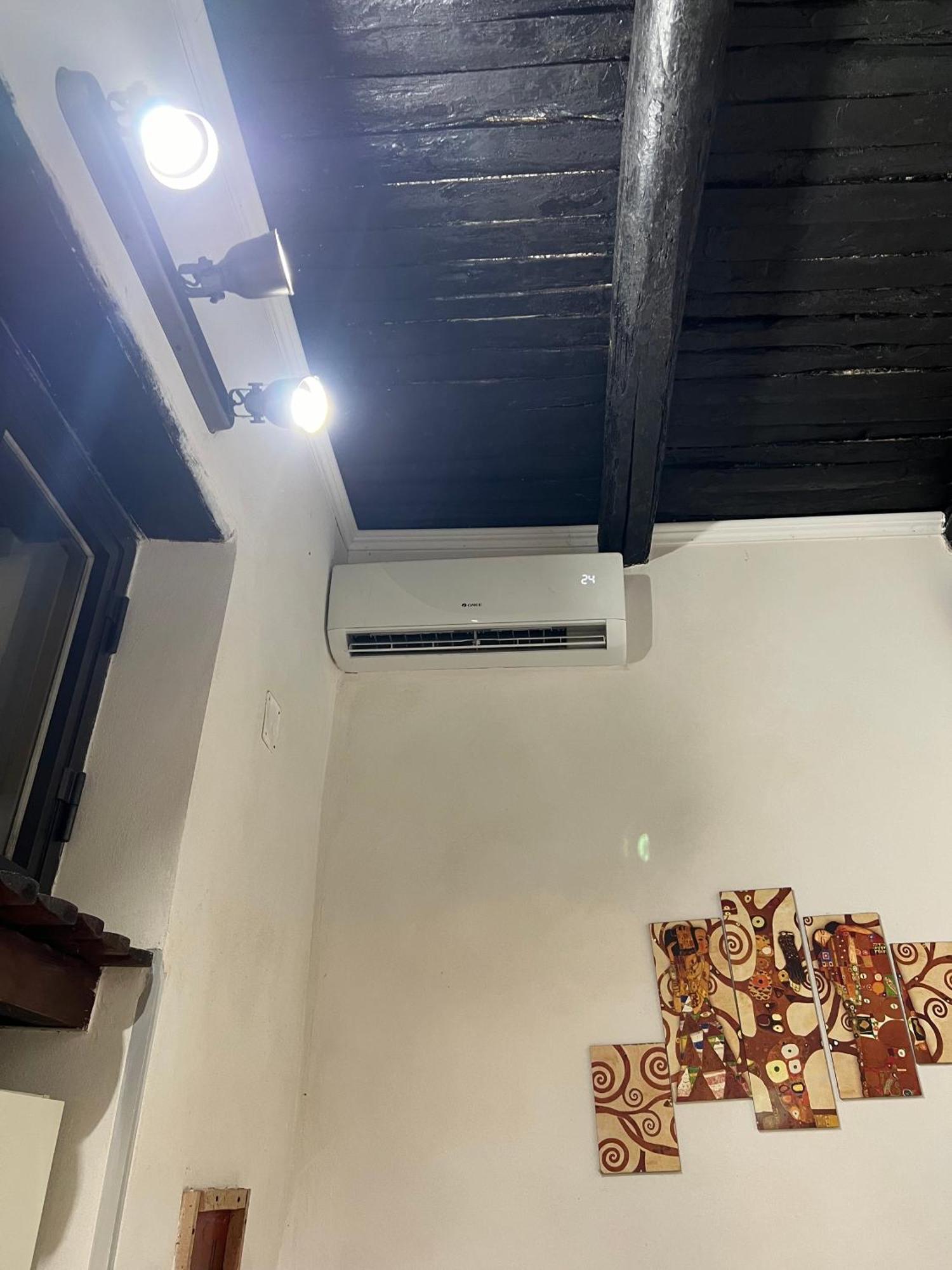 L'Homme Tranquille Lägenhet Salerno Exteriör bild