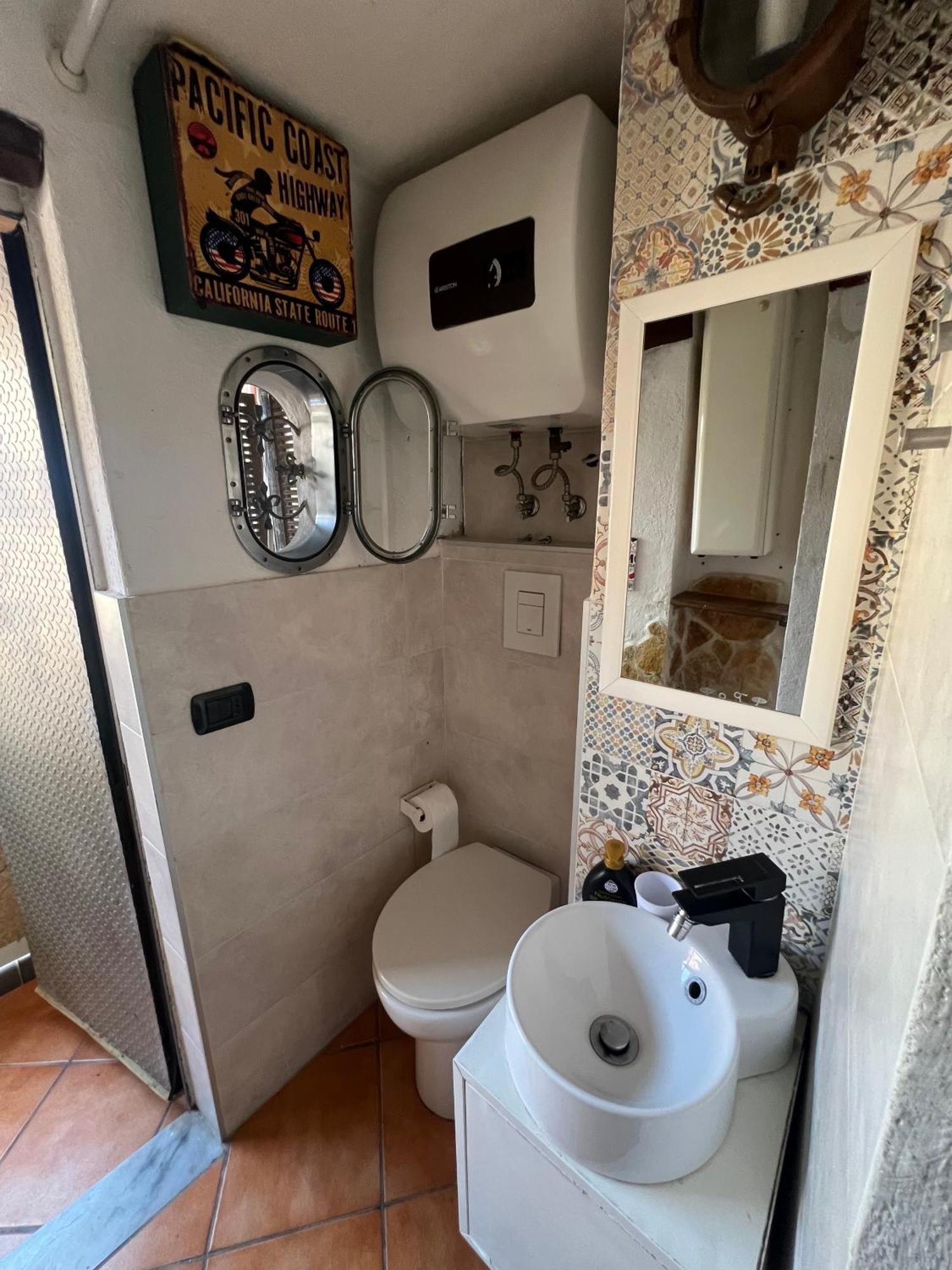 L'Homme Tranquille Lägenhet Salerno Exteriör bild